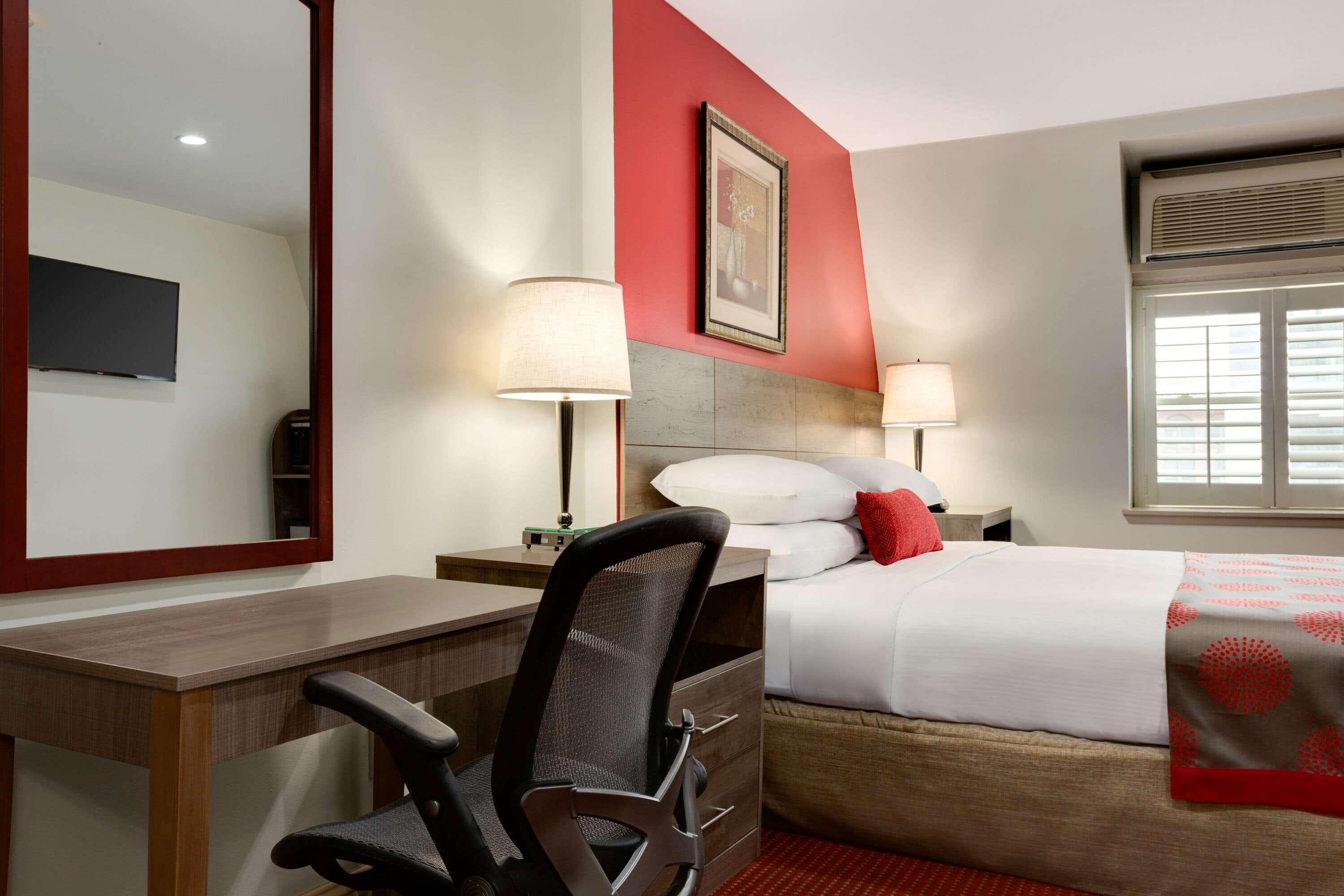 Ramada By Wyndham Oakland Downtown City Center Екстериор снимка