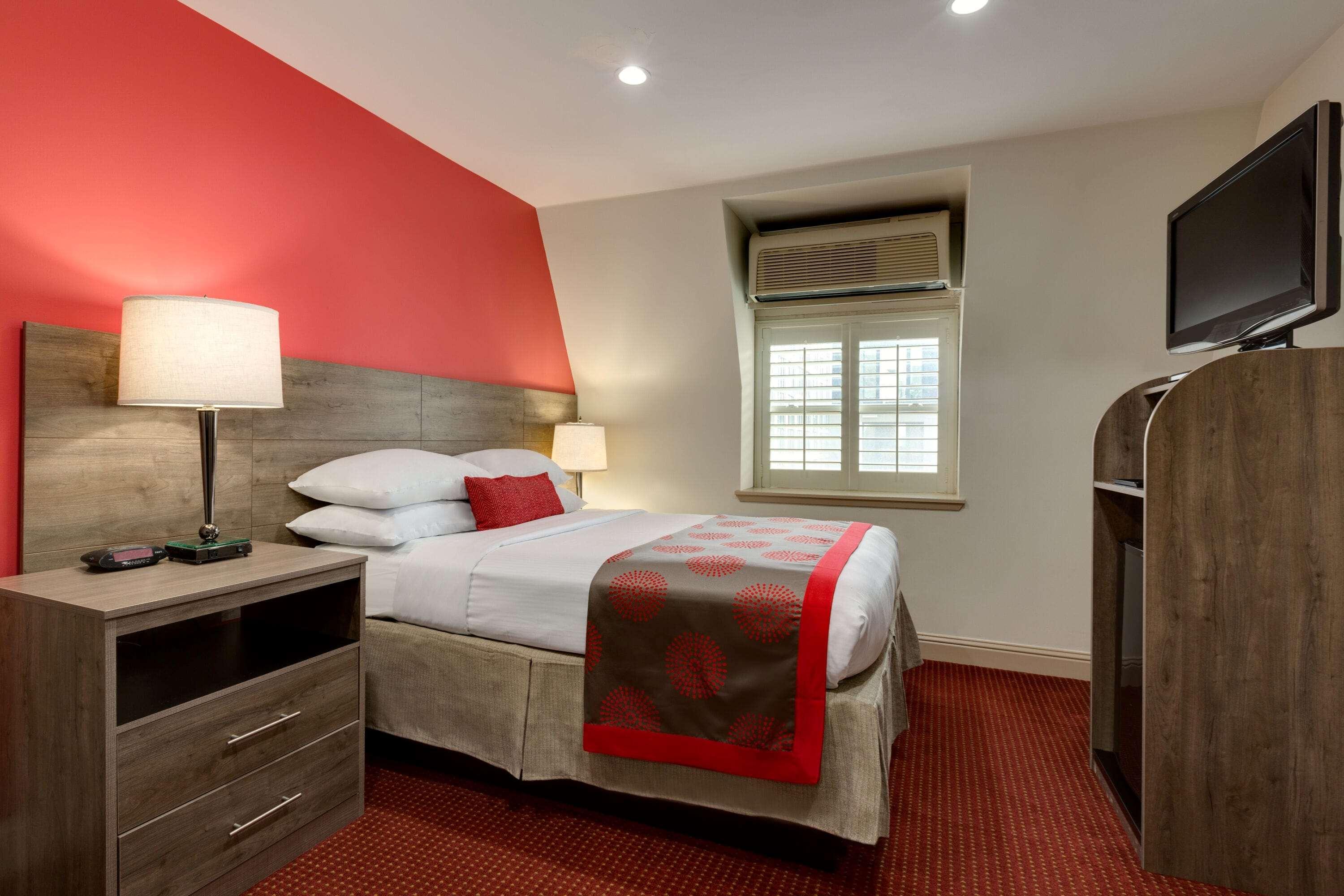 Ramada By Wyndham Oakland Downtown City Center Екстериор снимка