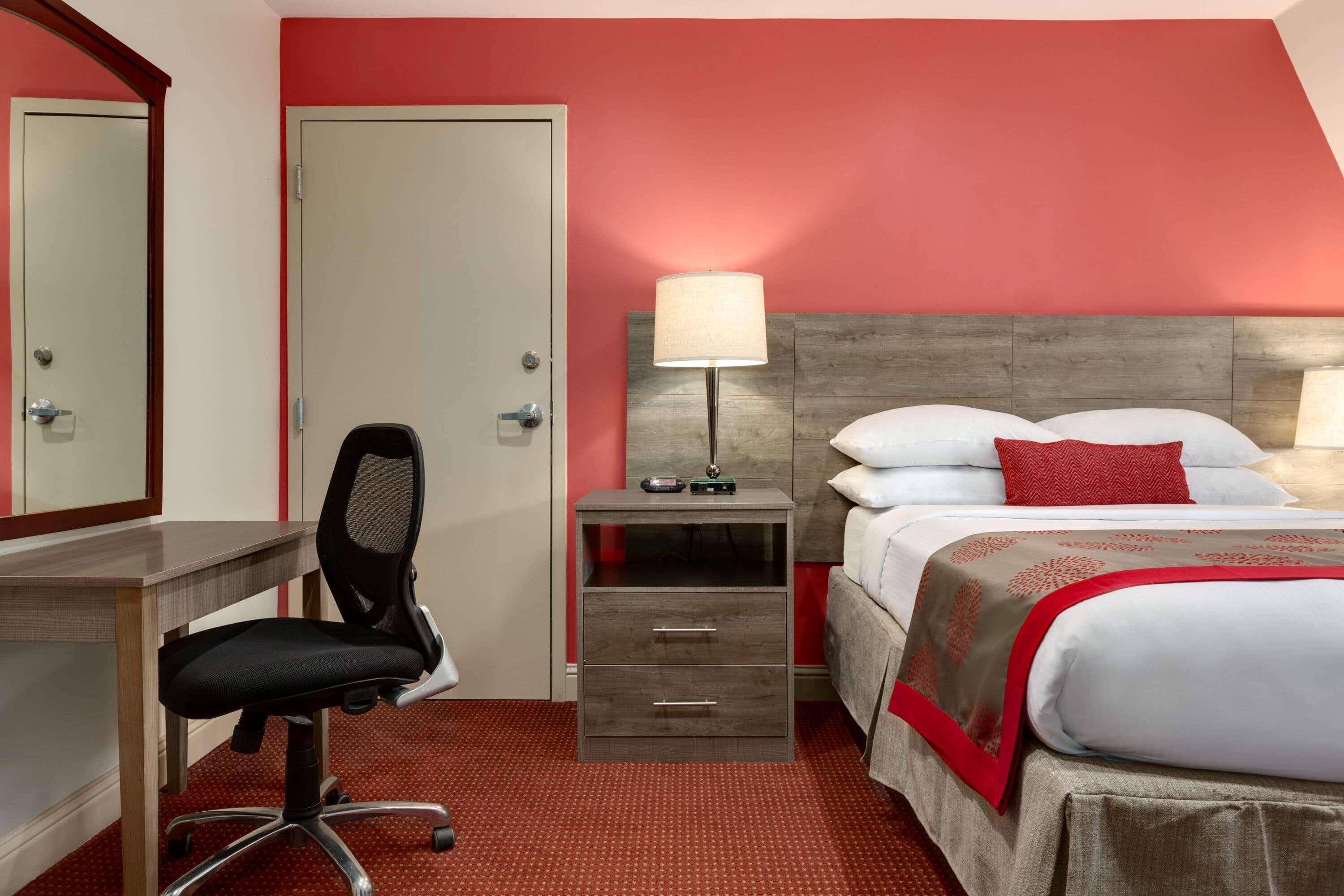 Ramada By Wyndham Oakland Downtown City Center Екстериор снимка