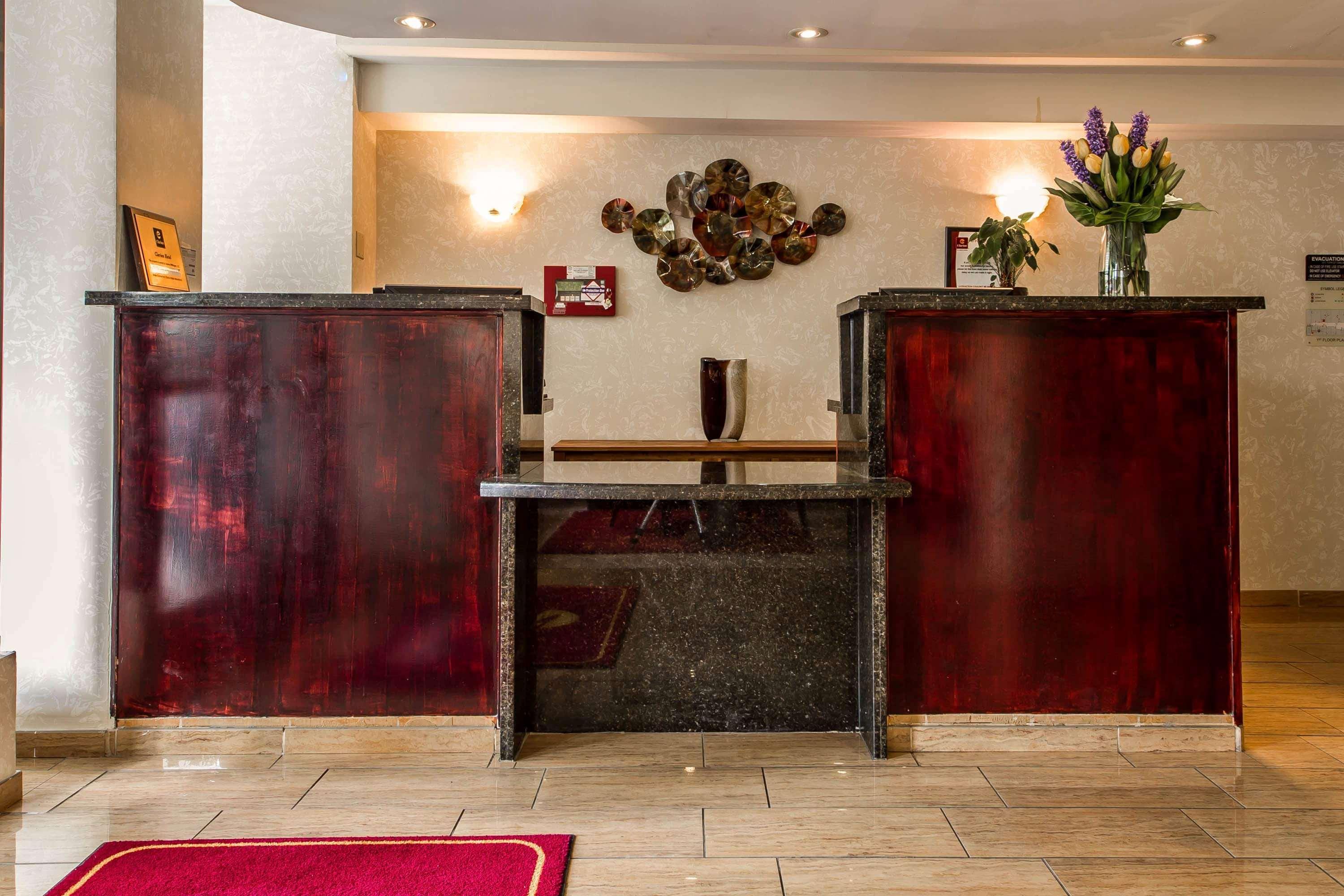 Ramada By Wyndham Oakland Downtown City Center Екстериор снимка