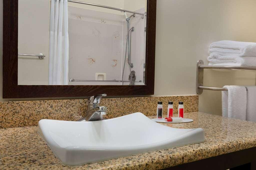 Ramada By Wyndham Oakland Downtown City Center Стая снимка