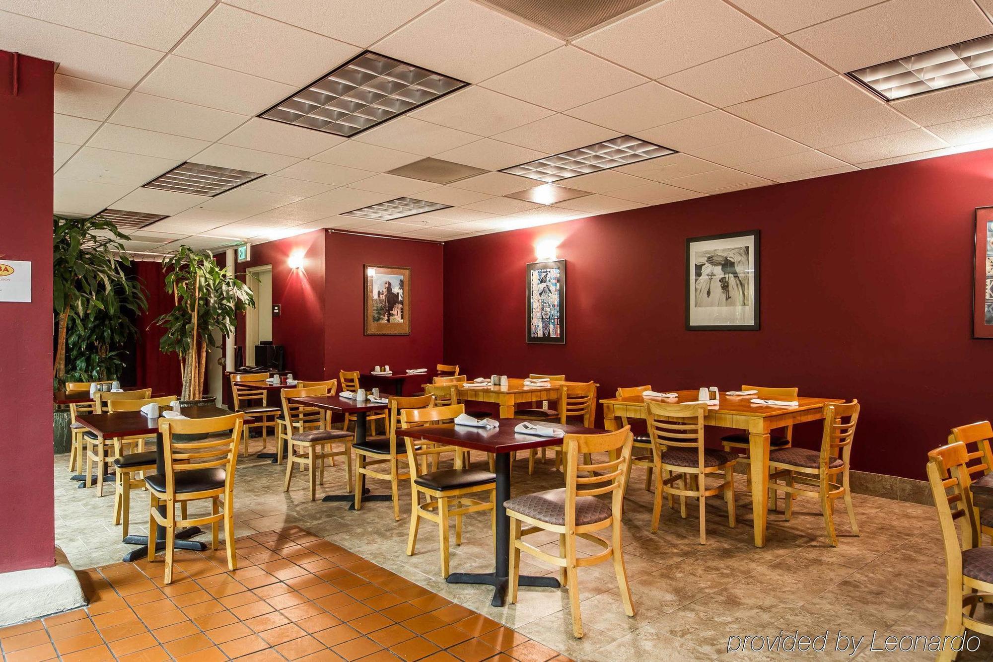 Ramada By Wyndham Oakland Downtown City Center Екстериор снимка