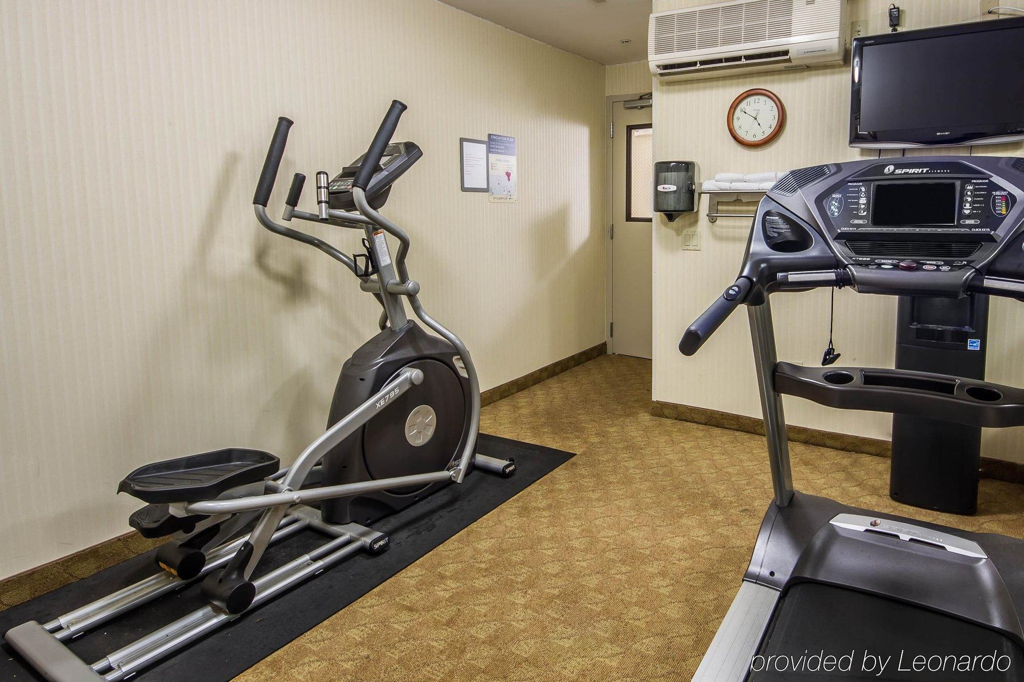 Ramada By Wyndham Oakland Downtown City Center Екстериор снимка