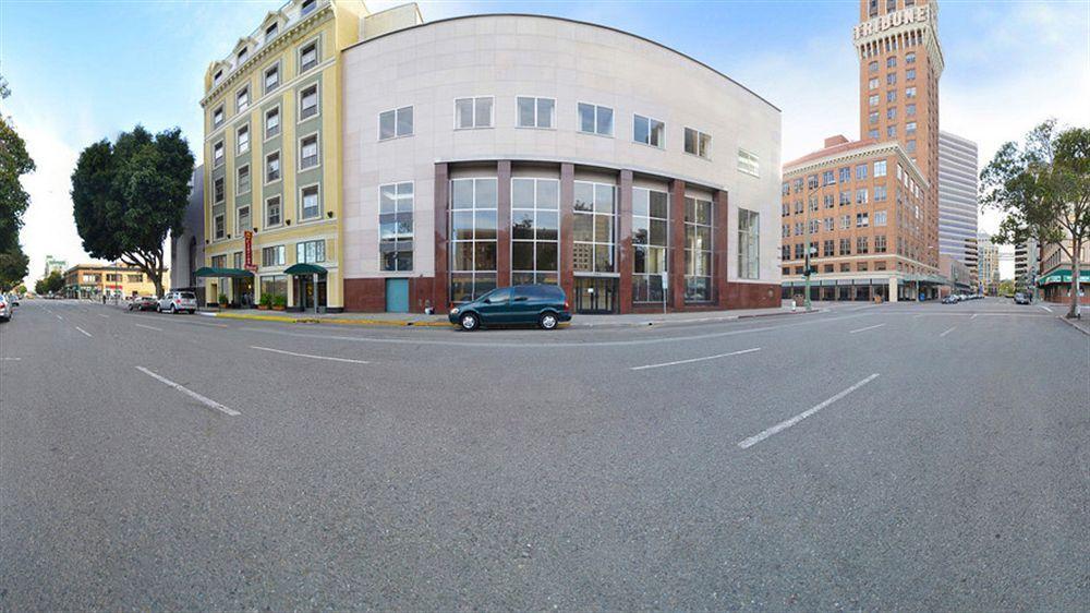 Ramada By Wyndham Oakland Downtown City Center Екстериор снимка