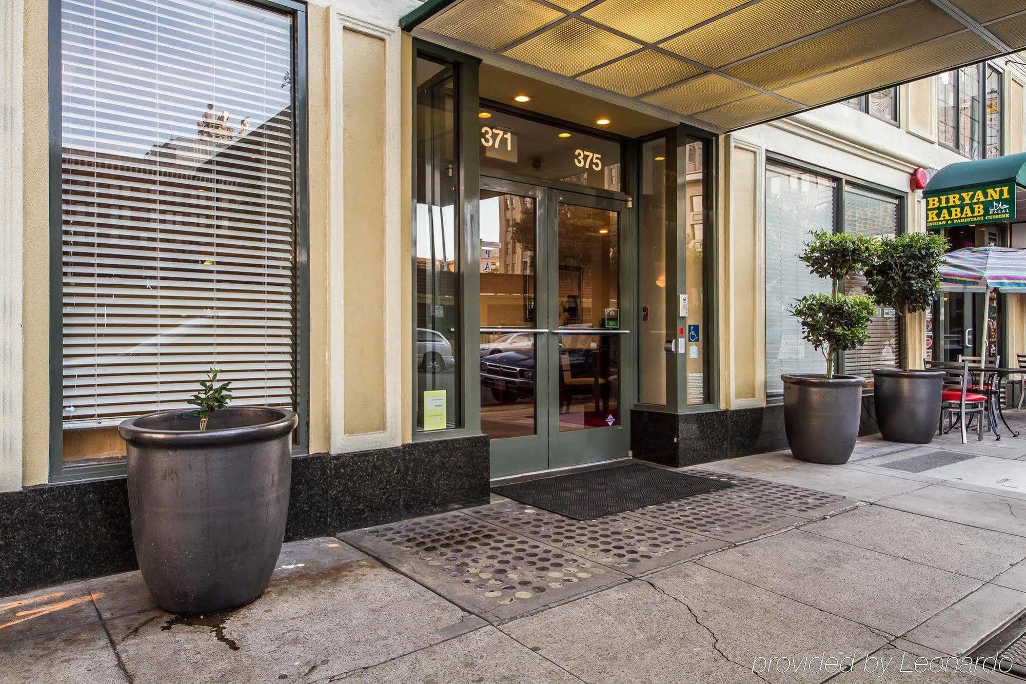 Ramada By Wyndham Oakland Downtown City Center Екстериор снимка