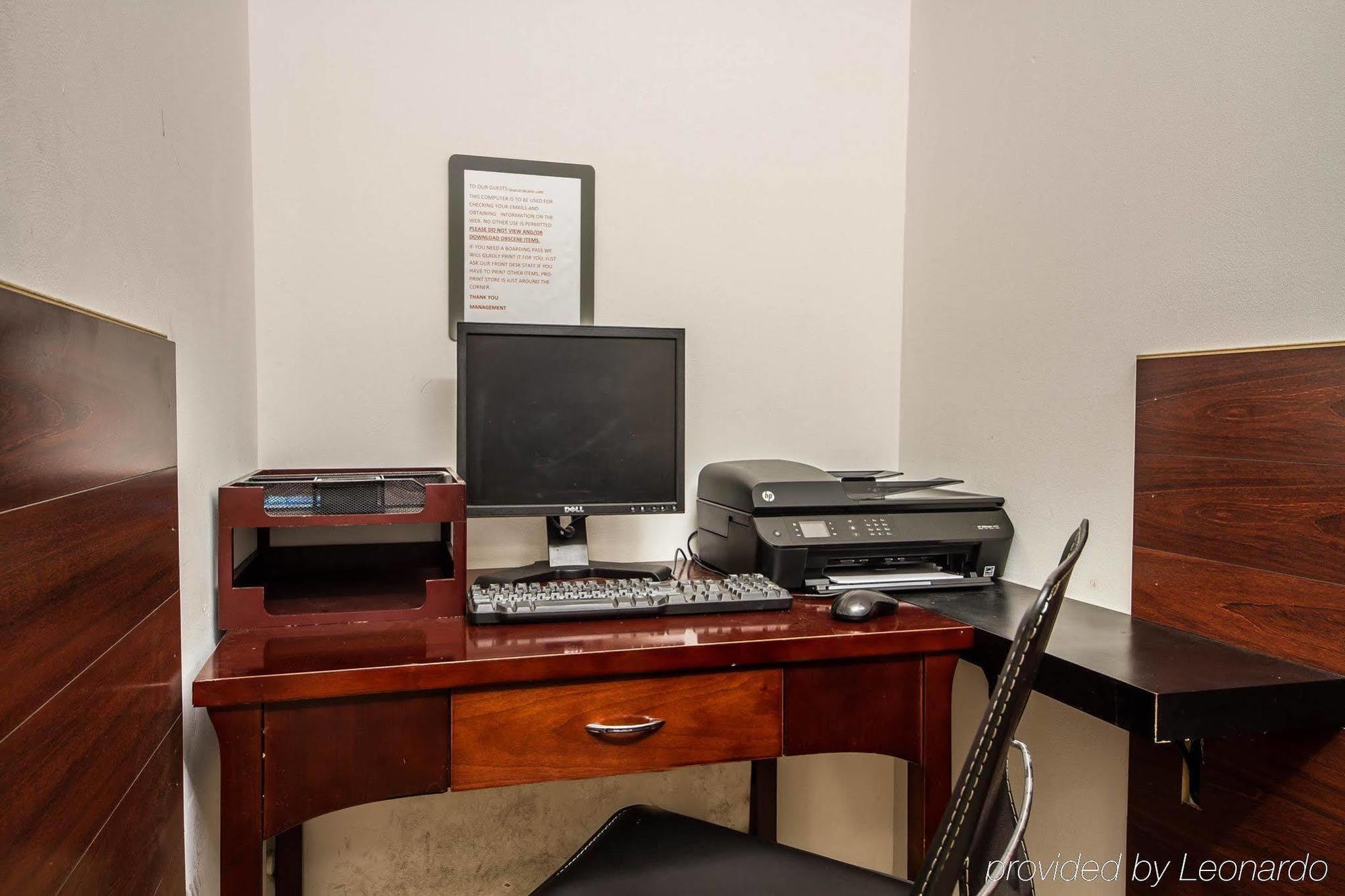 Ramada By Wyndham Oakland Downtown City Center Екстериор снимка